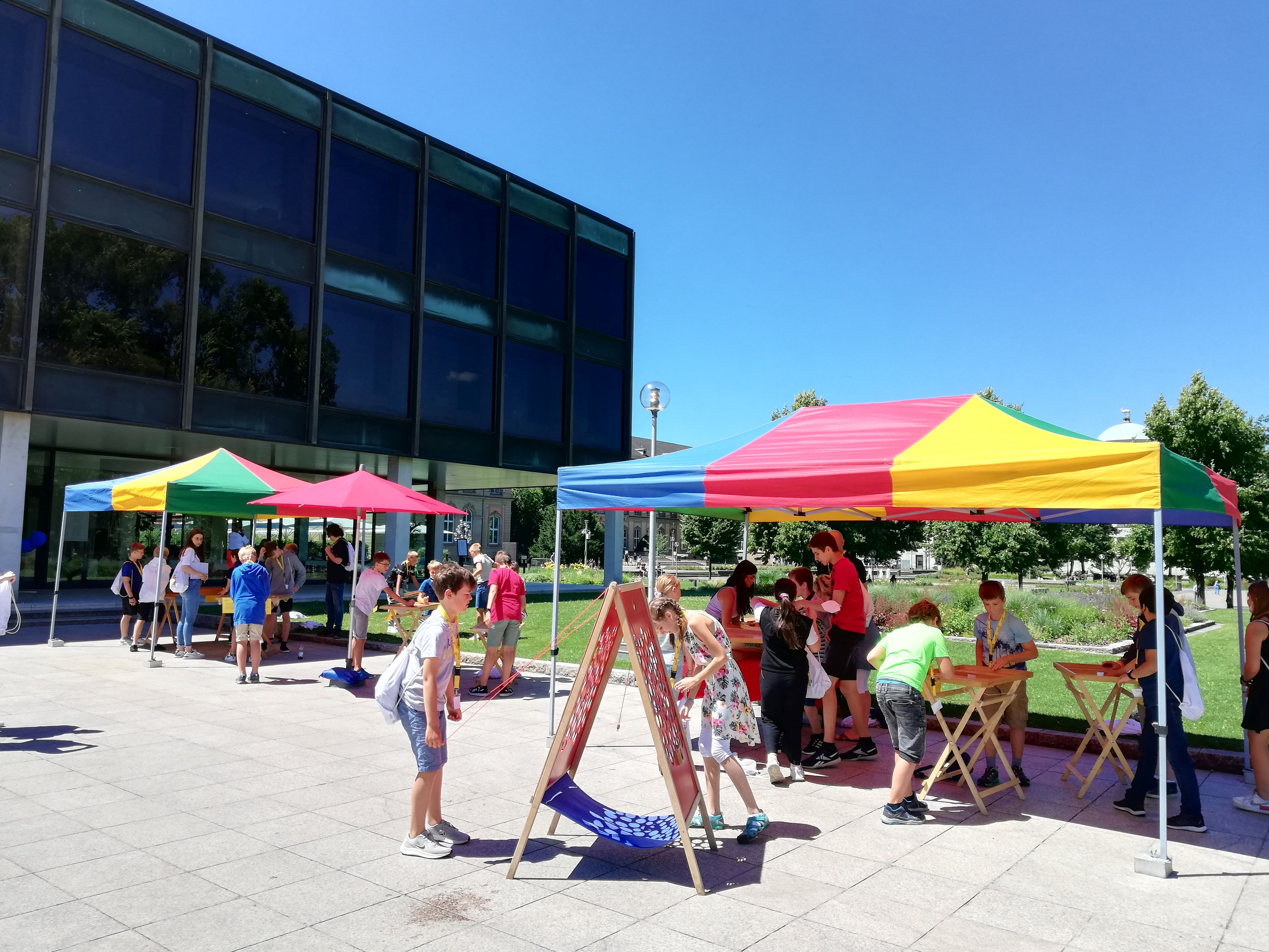 Die Spiele von Spiel-o-Top vor dem Landtag in Stuttgart